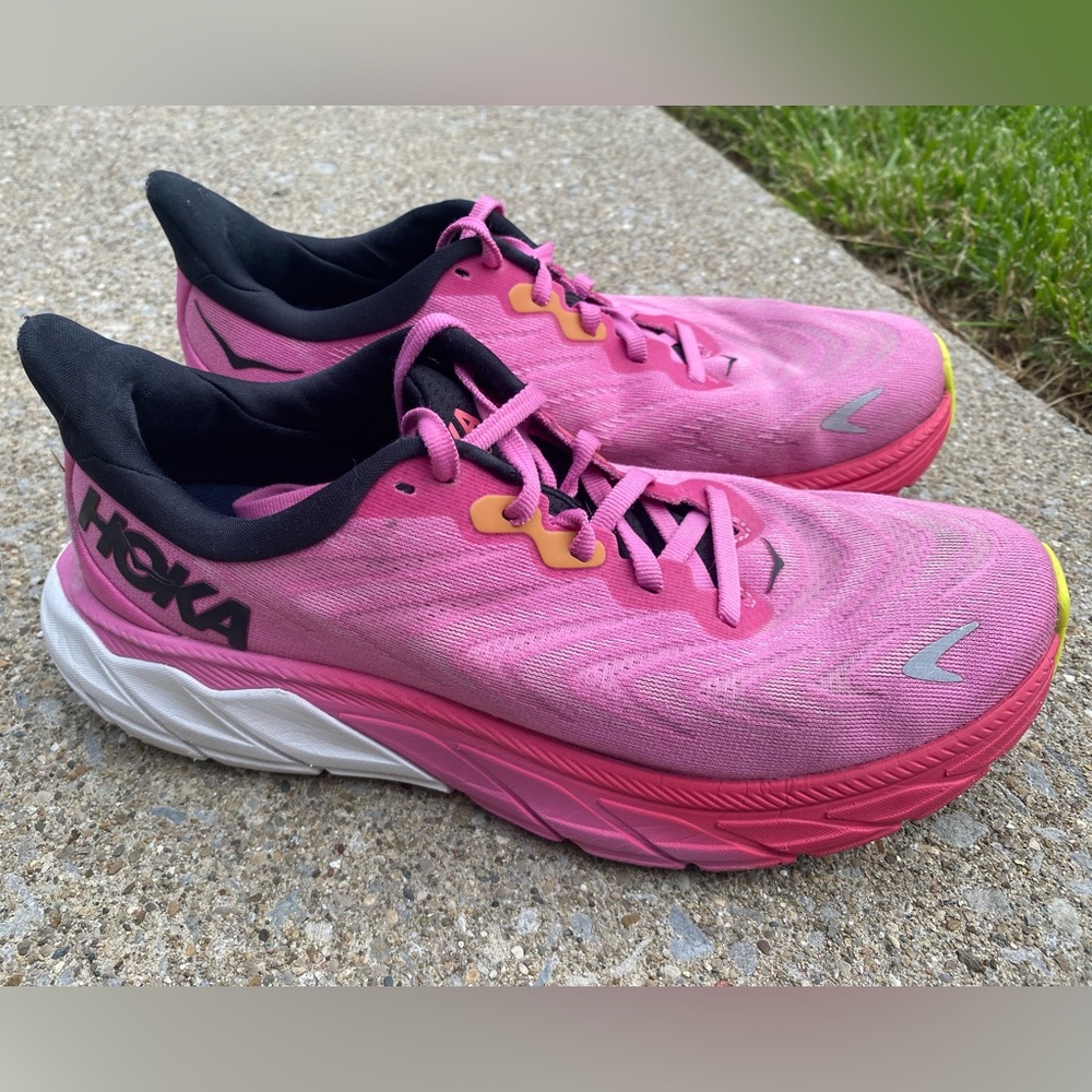 HOKA Arahi 6 size 8 women’s